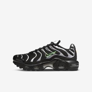 Nike Air Max Plus Older Sneakers Børn Sort Grøn Metal Sølv Sort | NK345CLI