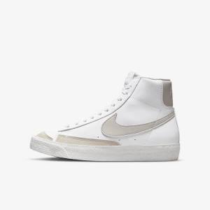 Nike Blazer Mid 77 SE Older Basketball Sko Børn Hvide Lysebeige | NK657IEW